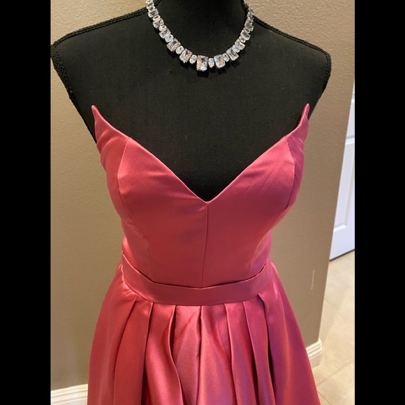 Custom-made high-low strapless gown. - Picture 3 of 3